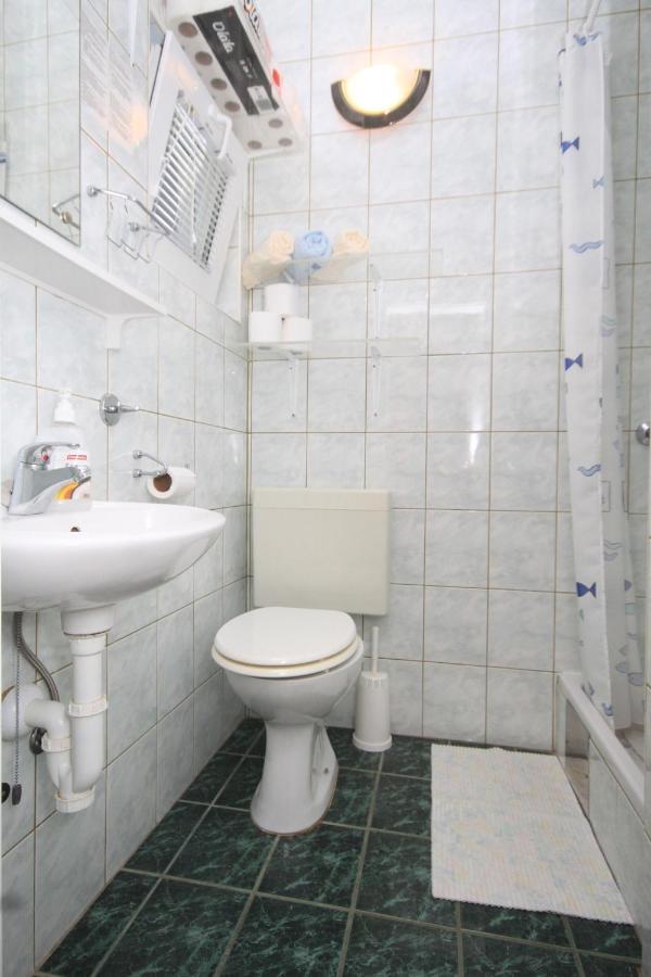 Apartments With A Parking Space Preko, Ugljan - 8224 Εξωτερικό φωτογραφία